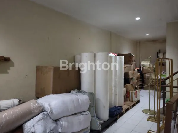 image RUKO TIGA SETENGAH LANTAI LOKASINYA STRATEGIS AKSES MUDAH KEMANA MANA SUNTER JAKARTA UTARA (6)