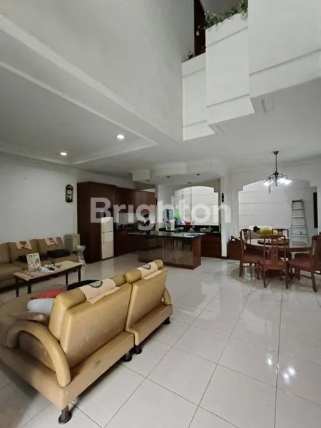 image RUMAH HOOK ADEM& ESTETIK NOSTALGIA DI TAMAN ARIES. BANGUNAN 2 LANTAI. TURUN HARGA 5,270M -> 4M MASIH NEGO (2)
