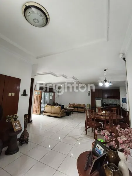 image RUMAH HOOK ADEM& ESTETIK NOSTALGIA DI TAMAN ARIES. BANGUNAN 2 LANTAI. TURUN HARGA 5,270M -> 4M MASIH NEGO (3)