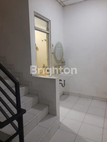 image RUKO JELAMBAR 3.5 LANTAI PINGGIR JALAN COCOK UNTUK TINGGAL DAN USAHA (5)