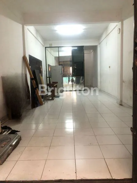 image RUKO JELAMBAR 3.5 LANTAI PINGGIR JALAN COCOK UNTUK TINGGAL DAN USAHA (2)
