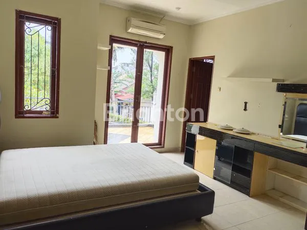 image RUMAH TINGGAL DUA LANTAI SIAP HUNI AMAN DAN NYAMAN AKSES MUDAH KEMANA MANA LOKASINYA SANGAT STRATEGIS SUNTER JAKARTA UTARA (4)