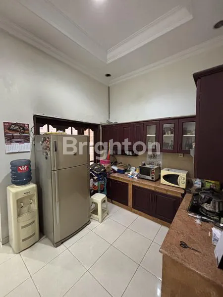 image HOT LISTING !! RUMAH LUAS DIJUAL SANGAT TERAWAT & SIAP HUNI !! COCOK UNTUK RUMAH KELUARGA (4)