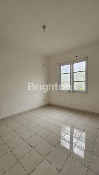 image RUMAH 2 LANTAI LT 128 DI KOTA WISATA (4)