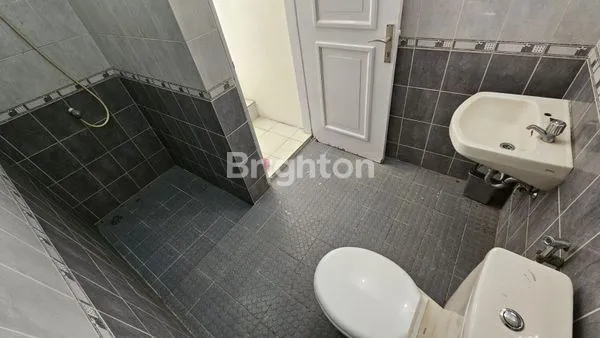 image RUMAH 2 LANTAI LT 128 DI KOTA WISATA (6)