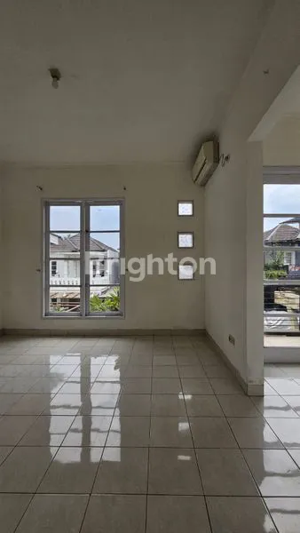 image RUMAH 2 LANTAI LT 128 DI KOTA WISATA (3)