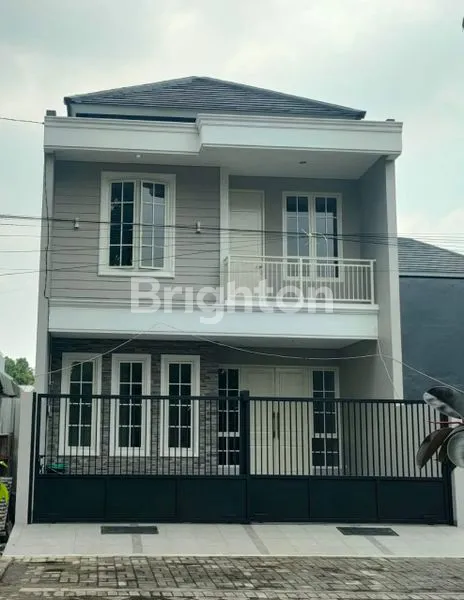 image RUMAH BARU 2 LANTAI, SHM, HADAP BARAT DI GAYUNG KEBONSARI (1)