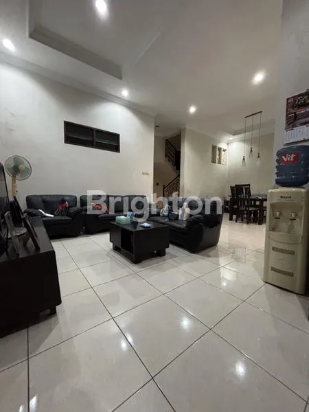 image HOT LISTING !! RUMAH LUAS DIJUAL SANGAT TERAWAT & SIAP HUNI !! COCOK UNTUK RUMAH KELUARGA (5)