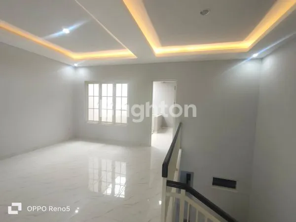 image RUMAH BARU 2 LANTAI, SHM, HADAP BARAT DI GAYUNG KEBONSARI (4)