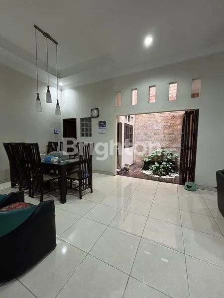 image HOT LISTING !! RUMAH LUAS DIJUAL SANGAT TERAWAT & SIAP HUNI !! COCOK UNTUK RUMAH KELUARGA (6)