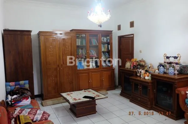 image RUMAH KLASIK ELEGAN & LUAS DI KAWASAN ELITE YANG SEJUK BUKIT LIGAR, BANDUNG (7)