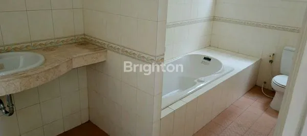 image DIJUAL RUMAH MEWAH BELUM PERNAH DITEMPATI (3)