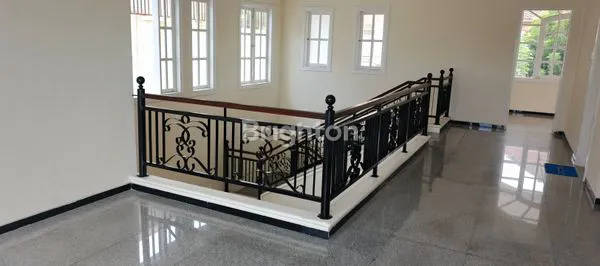 image DIJUAL RUMAH MEWAH BELUM PERNAH DITEMPATI (2)