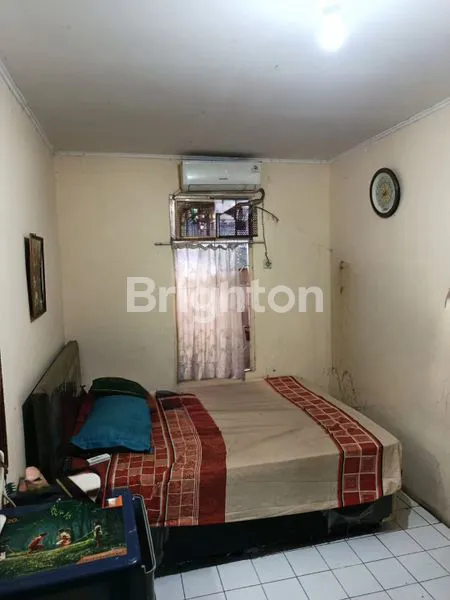 image RUMAH LOKASI STRATEGIS DI MEKARJAYA DEPOK (3)