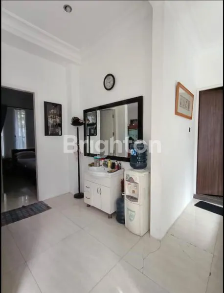 image HUNIAN MEWAH DENGAN KOLAM RENANG PRIBADI DI JAGAKARSA (8)