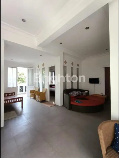 image HUNIAN MEWAH DENGAN KOLAM RENANG PRIBADI DI JAGAKARSA (2)