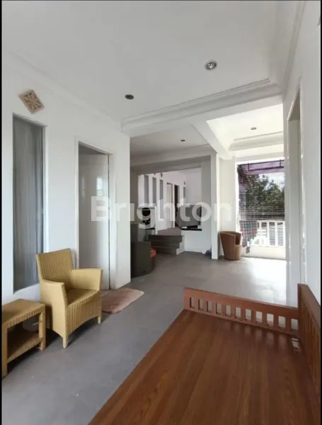 image HUNIAN MEWAH DENGAN KOLAM RENANG PRIBADI DI JAGAKARSA (4)