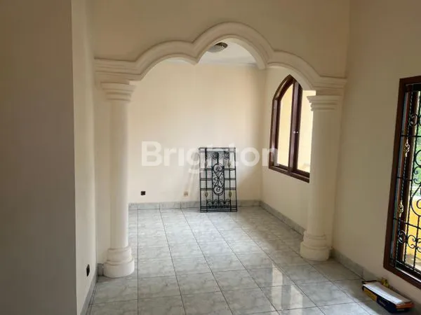 image RUMAH MEWAH TAMAN PALEM (3)