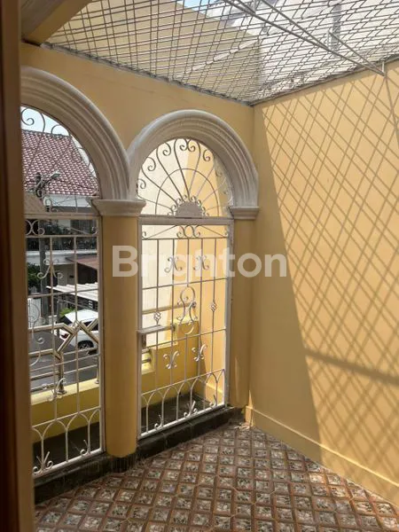 image RUMAH MEWAH TAMAN PALEM (6)