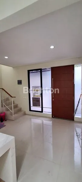 image SEWA RUMAH STRATEGIS DI CITRALAND UTARA NORTHWEST HILL, 2 LANTAI (6)