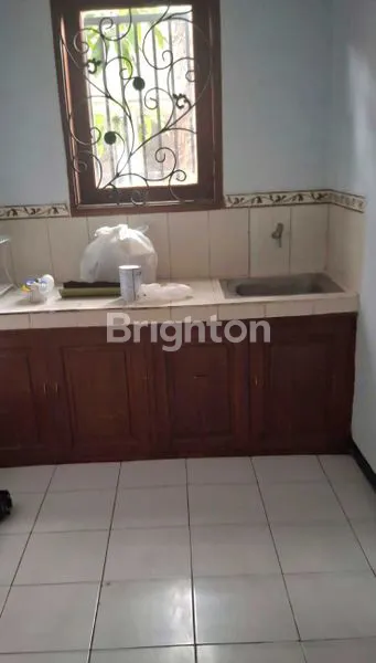 image RUMAH FURNISH DENGAN 5 KAMAR TIDUR DI GRIYA SHANTA (6)