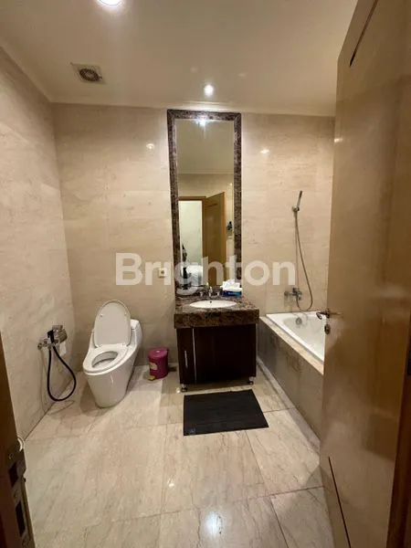 image APARTEMEN STRATEGIS SENAYAN, 1 BR FURNISHED, VIEW CITY (6)
