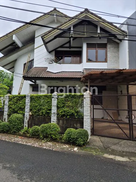 RUMAH TAMAN ARIES - RUMAH HOOK 2 LANTAI MODERN TROPIS PREMIUM DIJUAL CEPAT