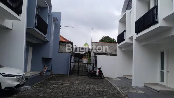 image RUMAH BARU 2 LANTAI MURAH BANGET  SISA 2 UNIT (3)