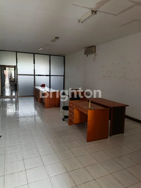 image UNIT LANGKA! RUKO PREMIUM 3 LANTAI DI JANTUNG RENON – PELUANG INVESTASI TERBAIK 2026 (1)