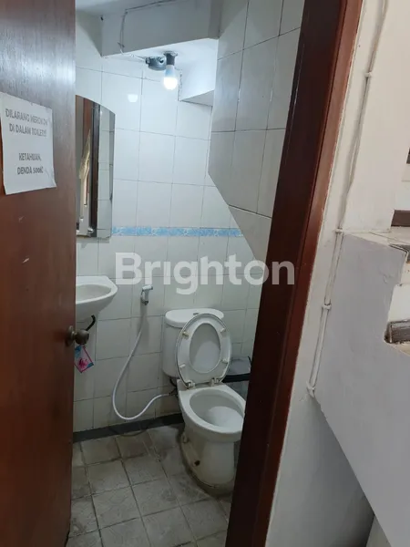 image UNIT LANGKA! RUKO PREMIUM 3 LANTAI DI JANTUNG RENON – PELUANG INVESTASI TERBAIK 2026 (3)