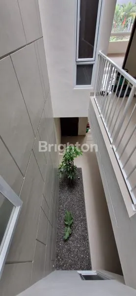 image RUMAH BARU 3 LANTAI MINIMALIS DURI KEPA  DEKAT TANJUNG DUREN  (3)