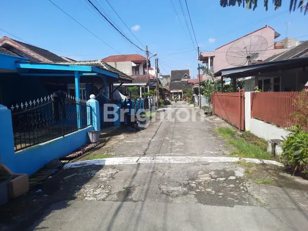 image RUMAH DIJUAL KOMPLEK KARYA WISATA  JOHOR MEDAN (2)