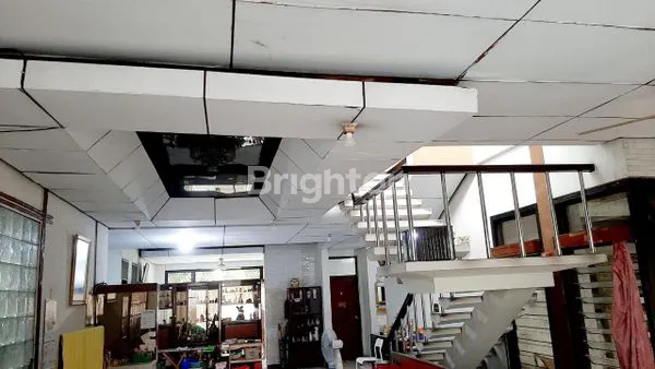 image RUMAH MEWAH 2 LANTAI DI TAMAN KEDOYA BARU, LT 409M² (4)