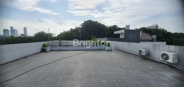 image RUMAH 3 LANTAI SWIMMING POOL SUNTER AGUNG SHM (4)