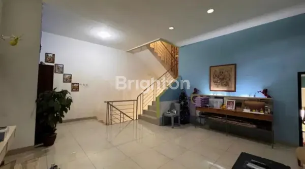 image RUMAH 3 LANTAI JELAMBAR KAVLING POLRI SHM (1)