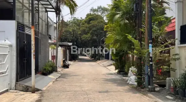 image RUMAH 3 LANTAI JELAMBAR KAVLING POLRI SHM (4)