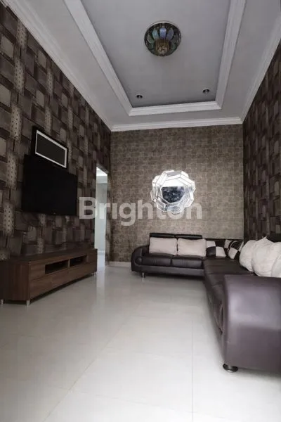 image RUMAH 3 LANTAI MEWAH & LUAS DI SUNTER BISMA, JAKARTA UTARA – SIAP HUNI! (6)