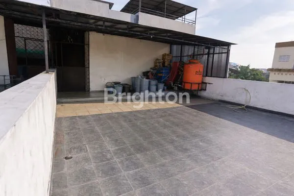 image RUMAH 3 LANTAI MEWAH & LUAS DI SUNTER BISMA, JAKARTA UTARA – SIAP HUNI! (8)
