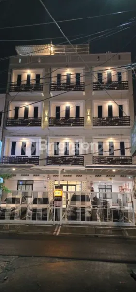 image KOS MEWAH 3 RUKO GANDENG 4,5 LANTAI MANGGA BESAR (3)