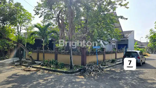 image RUMAH SIAP HUNI FULL FURNISH DEKAT CITRALAND DRIYOREJO (3)