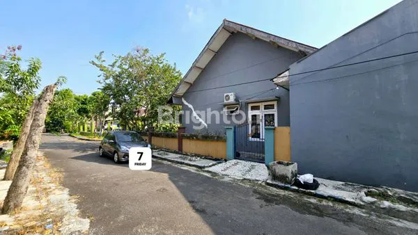 image RUMAH SIAP HUNI FULL FURNISH DEKAT CITRALAND DRIYOREJO (2)
