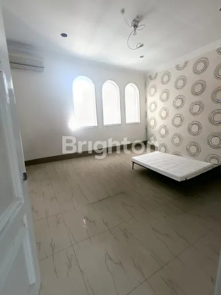 image RUMAH 2 LANTAI JALAN UTAMA NIRWANA EKSEKUTIF (5)