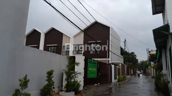image RUMAH BARU 2 LANTAI BANGUNAN MODERN ( KAV 01  (1)