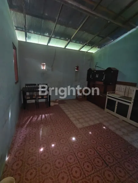 image TANAH HAMPIR 600 METER PERSEGI DENGAN 2 BANGUNAN RUMAH DI ATASNYA DI SANGA-SANGA (3)