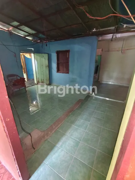 image TANAH HAMPIR 600 METER PERSEGI DENGAN 2 BANGUNAN RUMAH DI ATASNYA DI SANGA-SANGA (5)