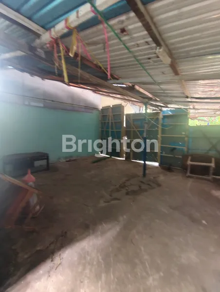 image TANAH HAMPIR 600 METER PERSEGI DENGAN 2 BANGUNAN RUMAH DI ATASNYA DI SANGA-SANGA (7)