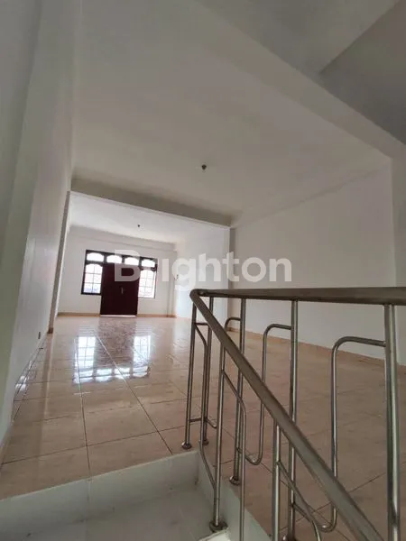 RUKO HOOK GATSU BARAT 3 LANTAI HADAP SELATAN