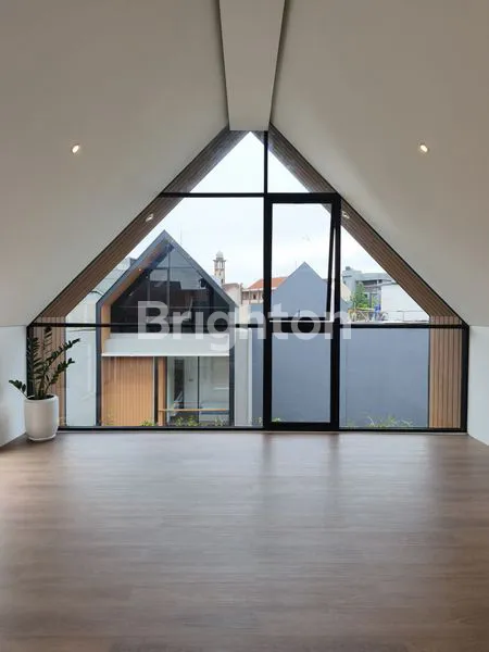 image RUMAH BARU FURNISH DI RIVERSIDE SETRADUTA BANDUNG (5)