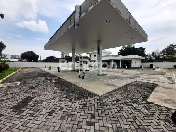 DISEWAKAN LAHAN PREMIUM EKS SPBU SHELL DI JALAN RAYA H. ADAM MALIK MEDAN