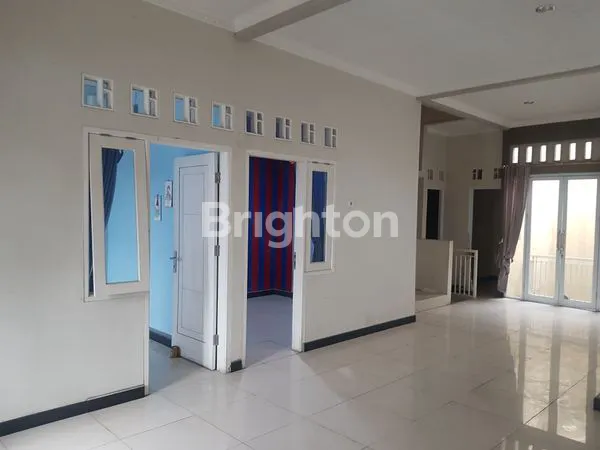 image RUMAH 2 LANTAI SIAP HUNI DI SEMOLOWARU (7)